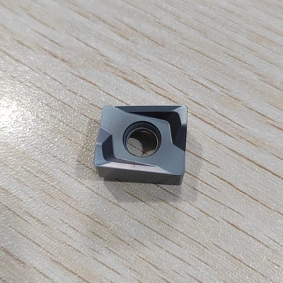 acheter P25 la catégorie LNEG161307-A PVD a enduit des insertions de carbure cimenté pour les applications en acier de semi-finissage et de finir online manufacture