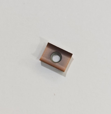 Un bon prix. Insert de carbure de ciment dur rouge pour l'usinage à haute performance en ligne