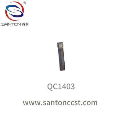 L'usinage et le meulage fin sont rendus possibles grâce à des inserts de carbure CNC